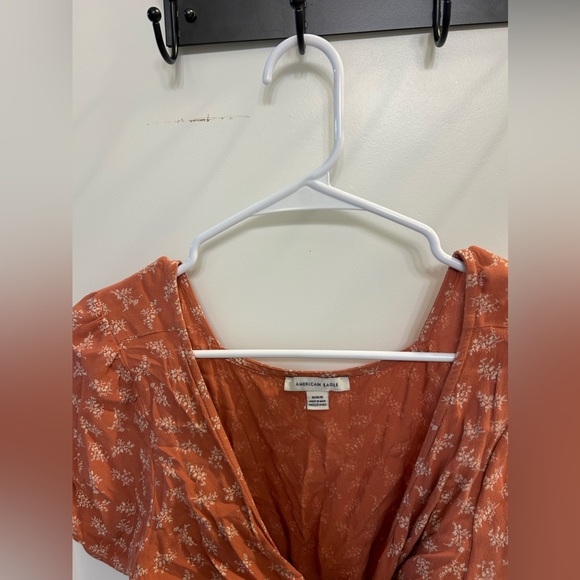 🍁American Eagle Tie Crop Top - Picture 5 of 8